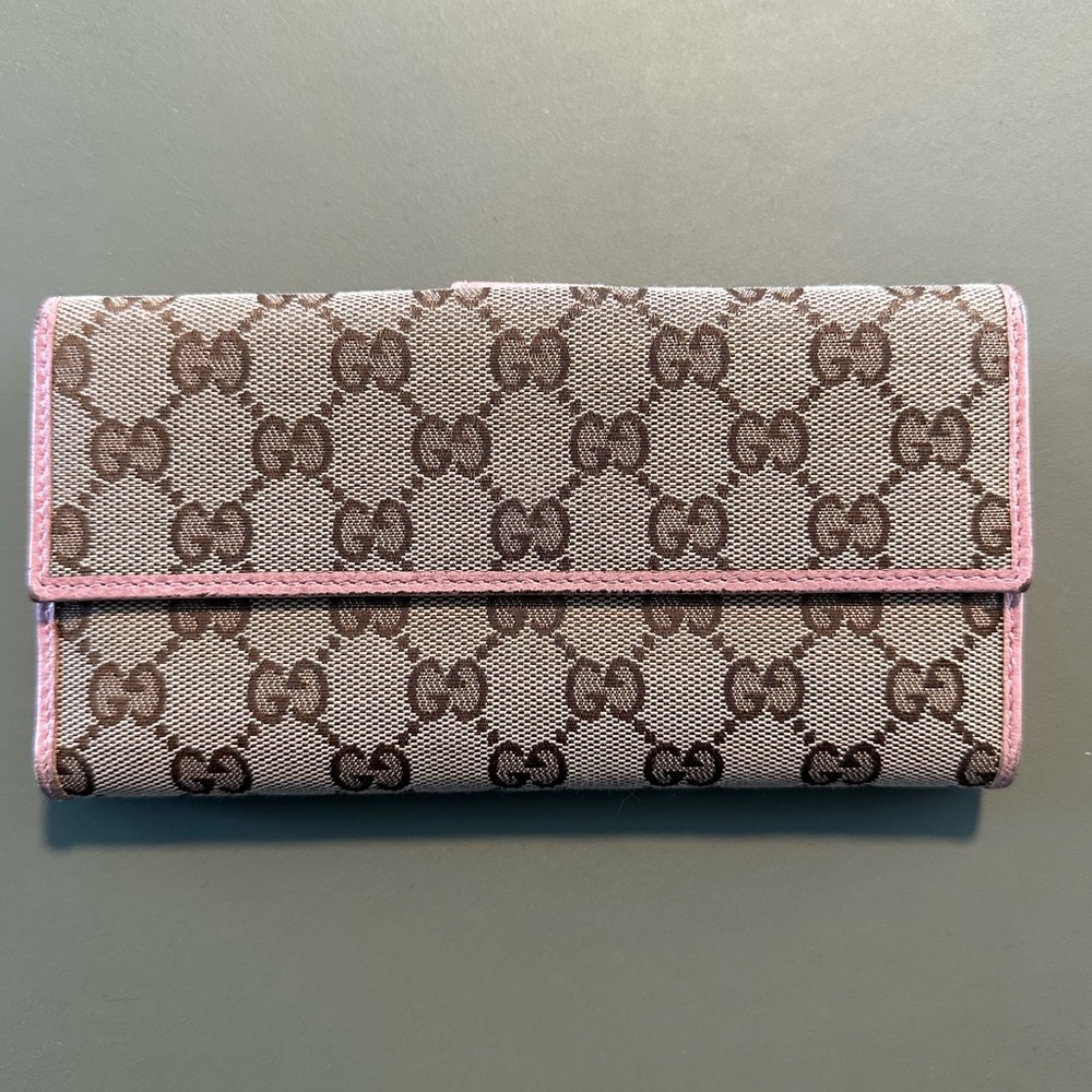 RARE Gucci Continental Long Flap Wallet GG Supreme with pink